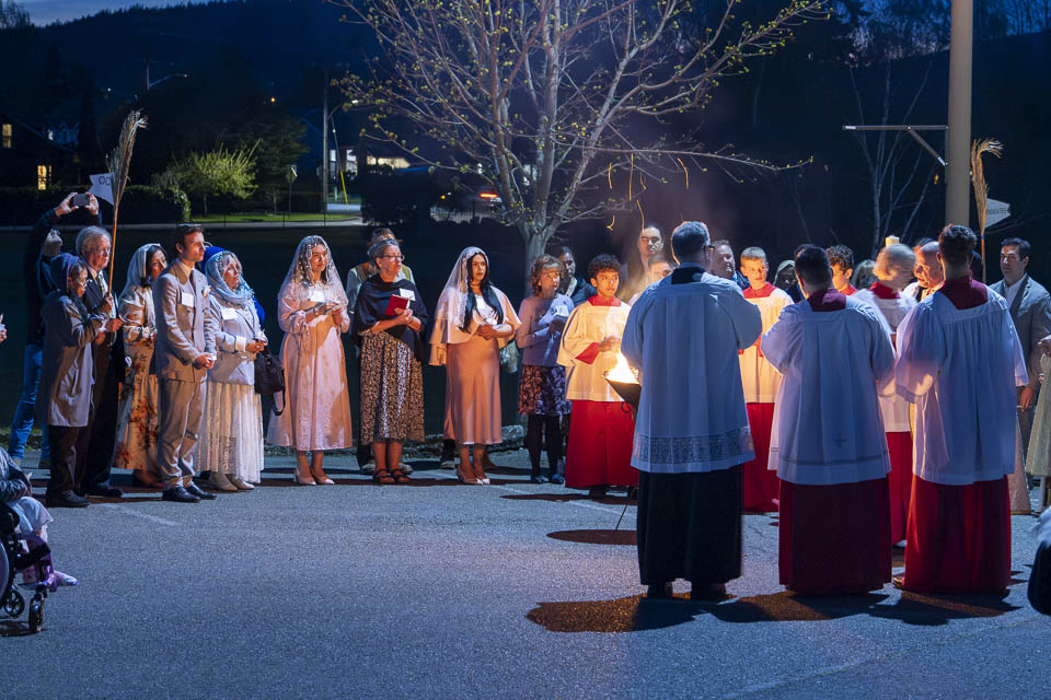 2026-StMary-EasterVigil (24 of 215).jpg